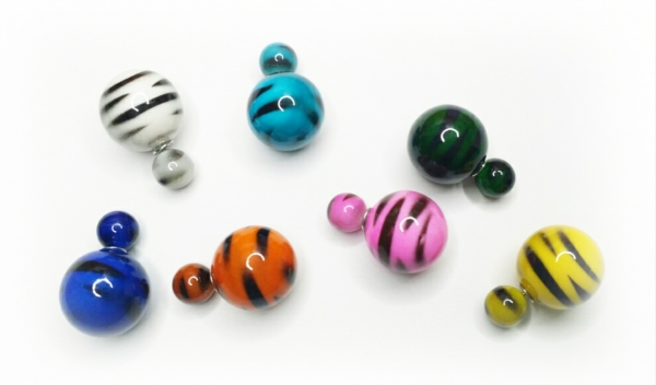 Zebra bunt gestreifte Doppelkugel-Ohrstecker